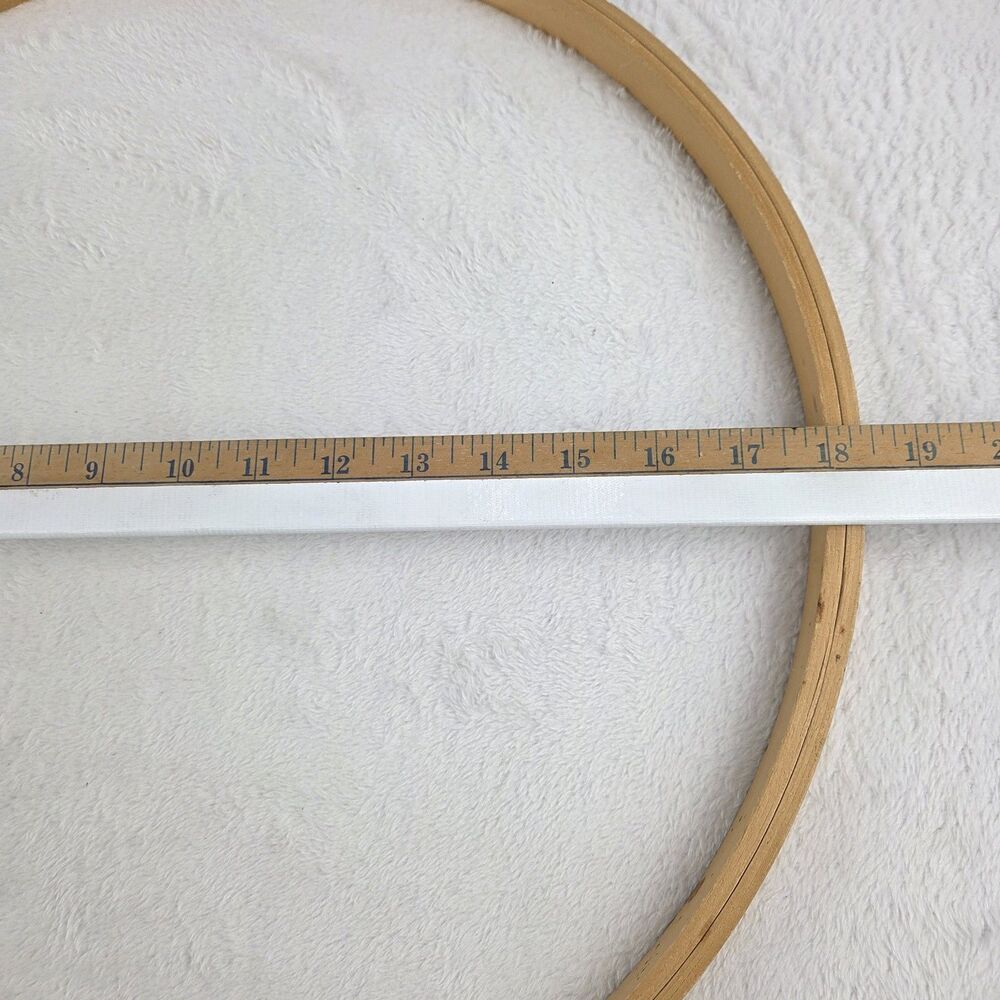 Vintage Large 18" Wooden Embroidery Hoop Frame Wing Nut Closure Made In Taiwan - Picture 6 of 6